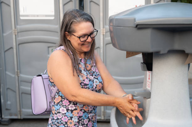 Best Luxury portable toilet rental  in West Bradenton, FL